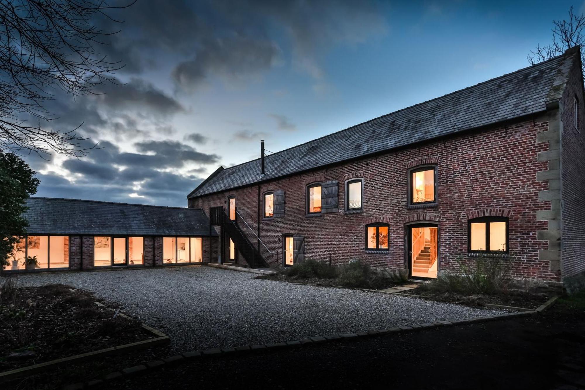 The Barn At Plas Ashpool Sleeps 8 Llandyrnog Exterior photo