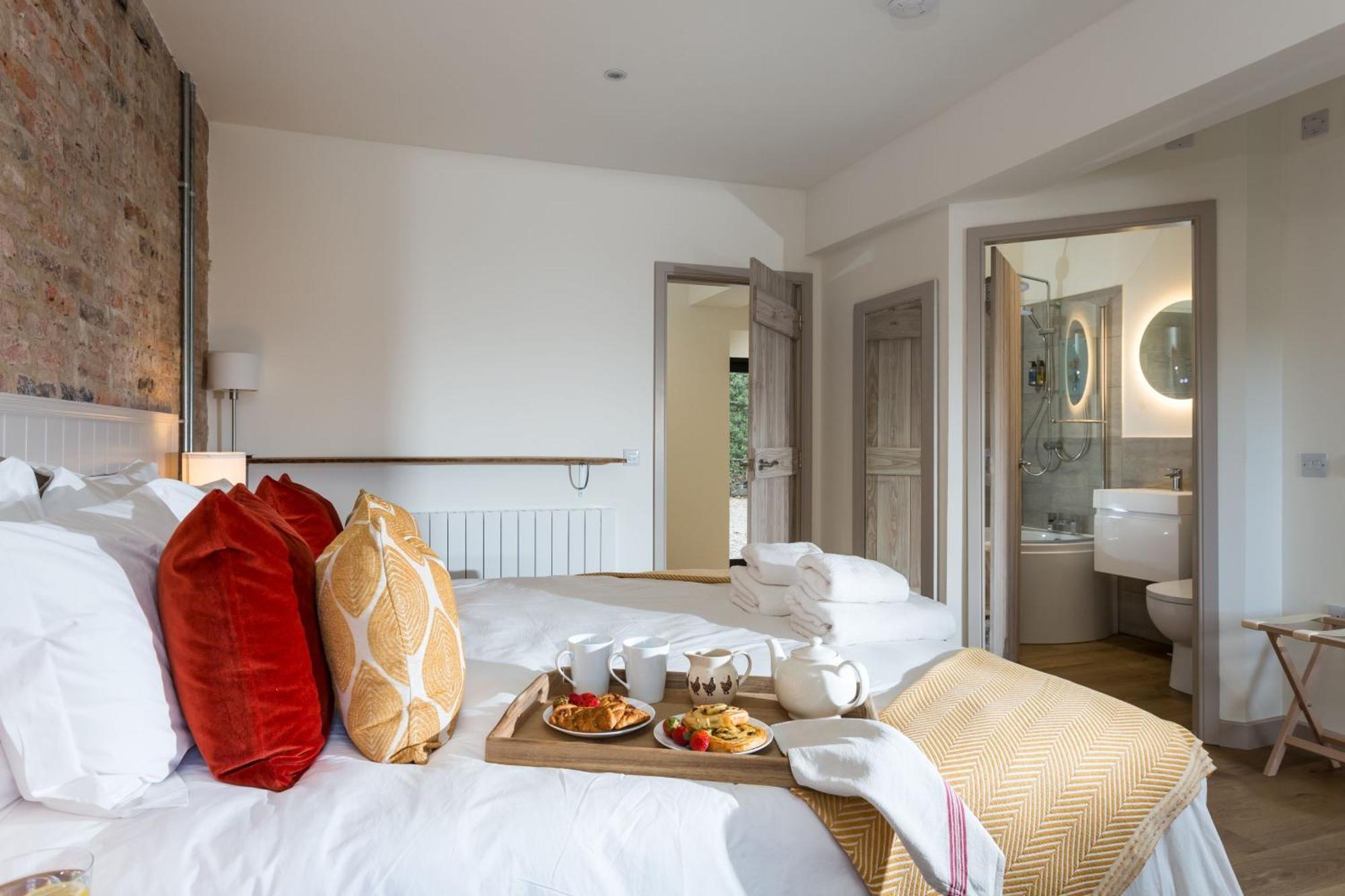 The Barn At Plas Ashpool Sleeps 8 Llandyrnog Exterior photo