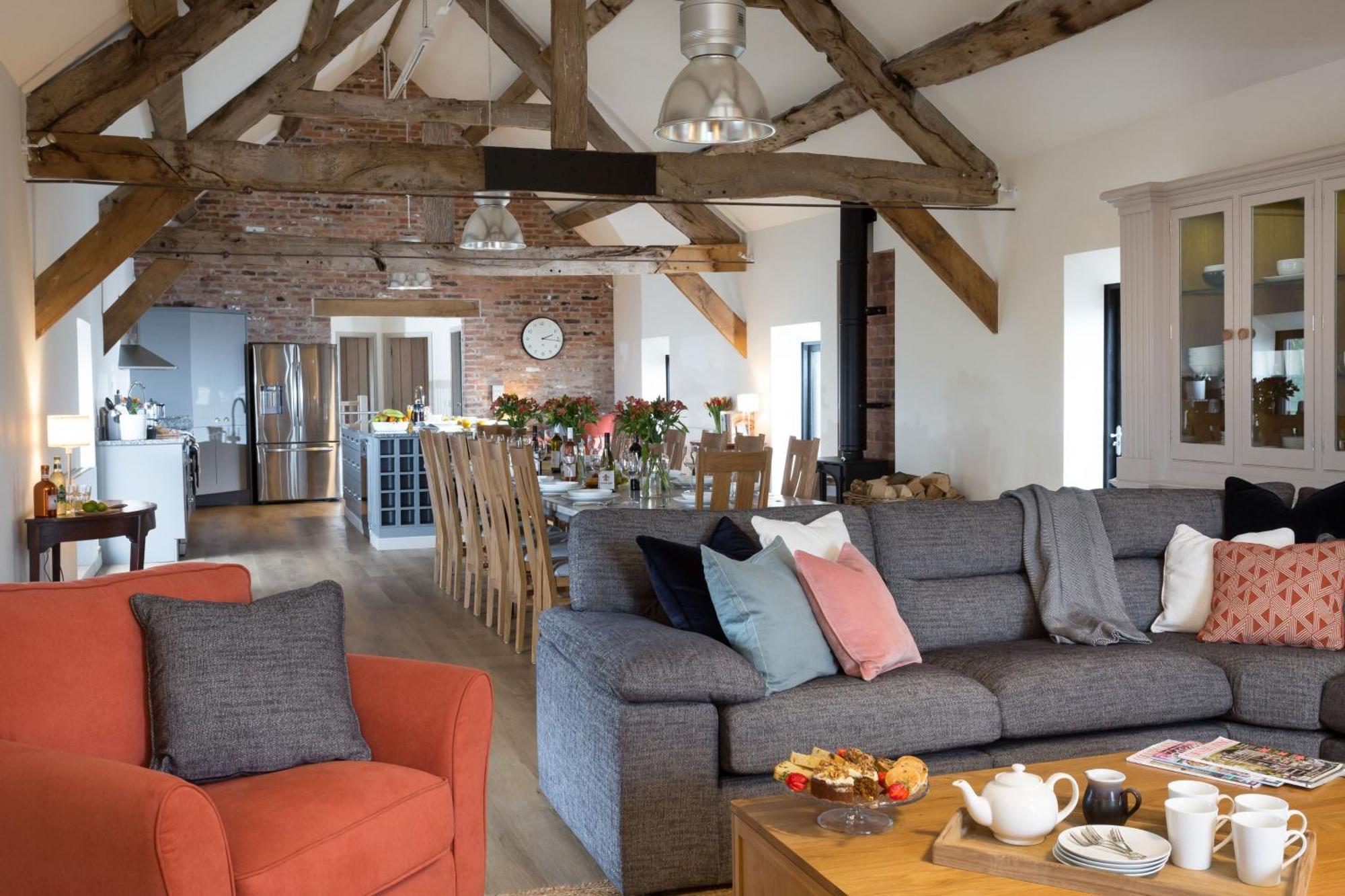 The Barn At Plas Ashpool Sleeps 8 Llandyrnog Exterior photo